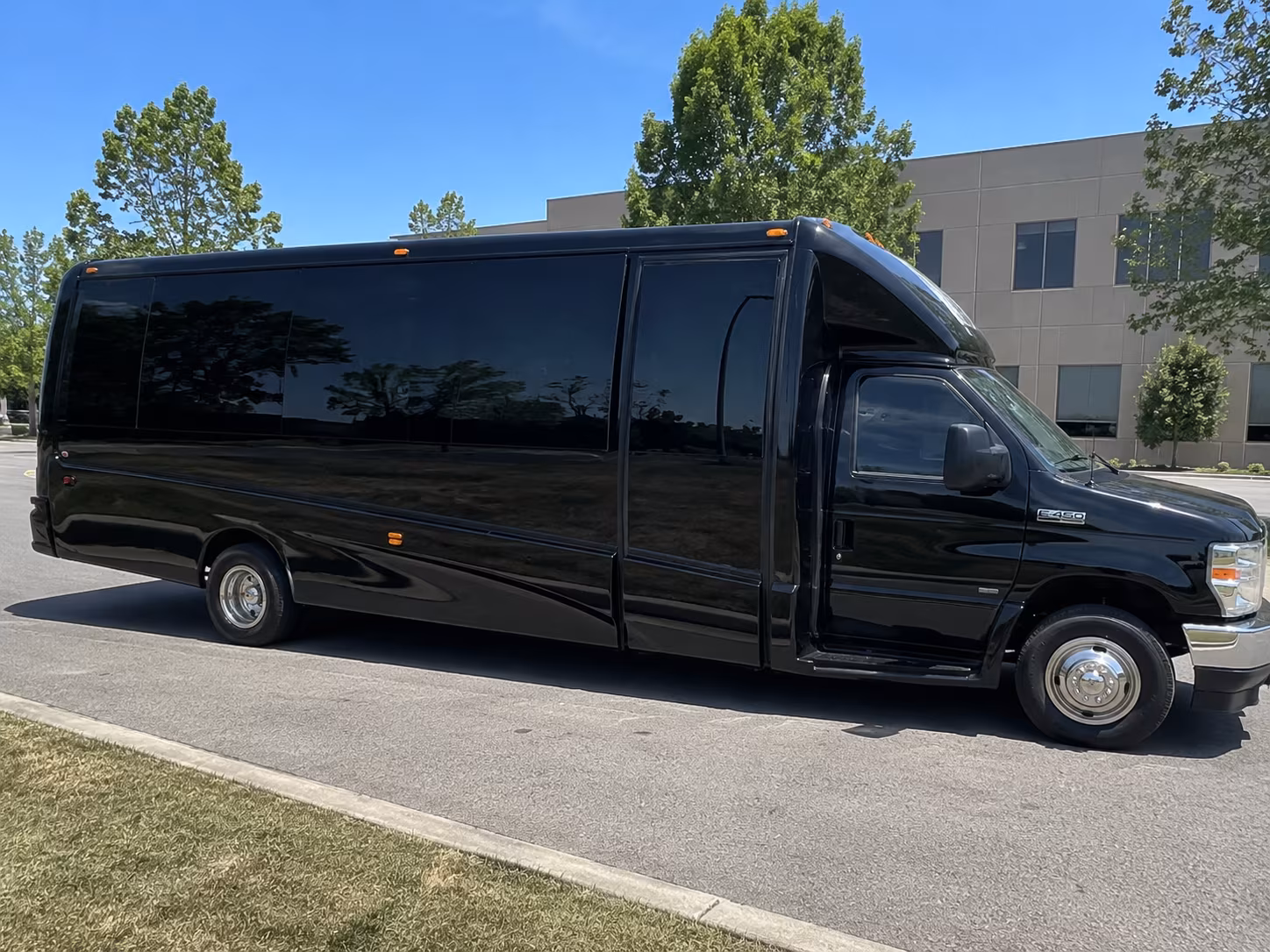 18 Passenger Party Bus Exterior