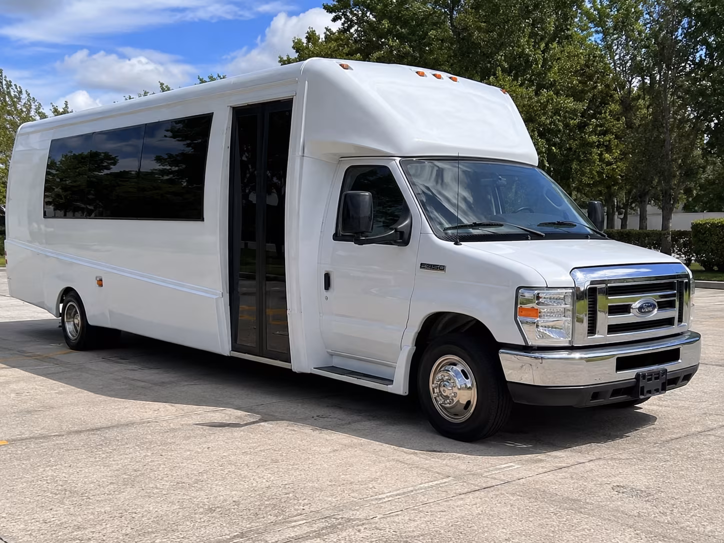 Queens Birthday, Sweet 16, & Quinceañera Party Bus Rentals